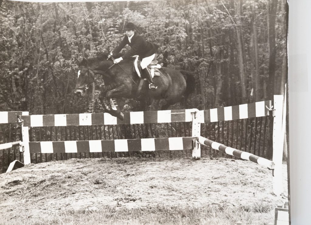 PHOTO Argentique France Equitation cheval saut d'obstacles 18X24cm 1970