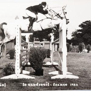 PHOTO Argentique	France	Equitation cheval saut d'obstacles	18X24cm	1970