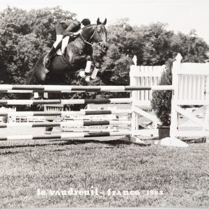 PHOTO Argentique	France	Equitation cheval saut d'obstacles	18X24cm	1970
