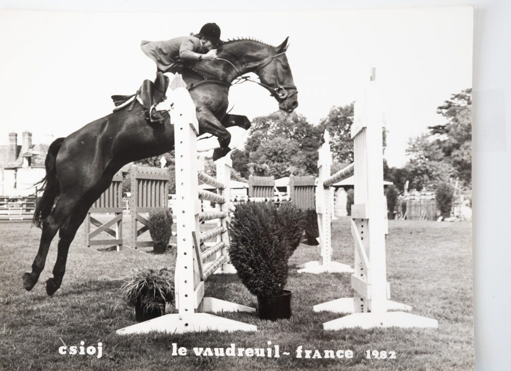 PHOTO Argentique France Equitation cheval saut d'obstacles 18X24cm 1970