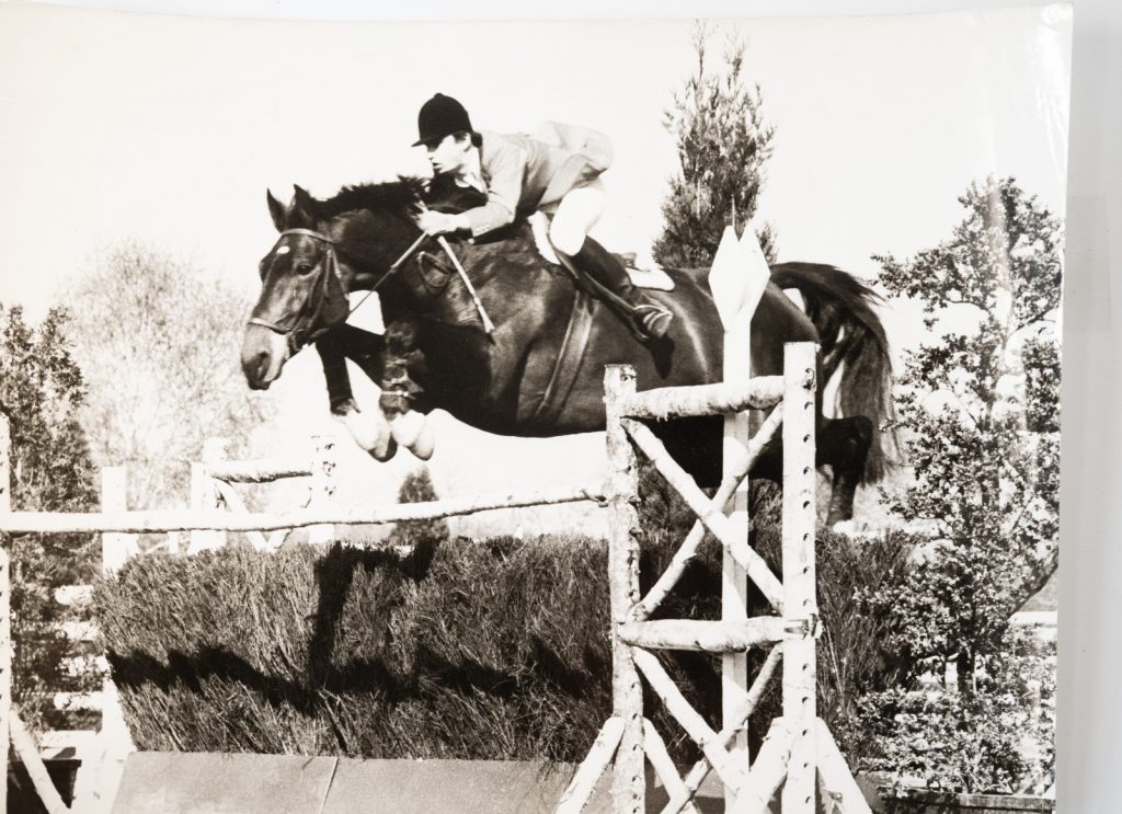 PHOTO Argentique France Equitation cheval saut d'obstacles 18X24cm 1970