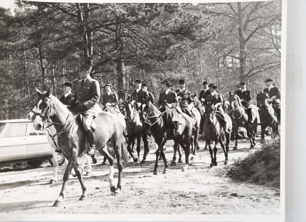 PHOTO Argentique France Equitation cheval saut d'obstacles 18X24cm 1970