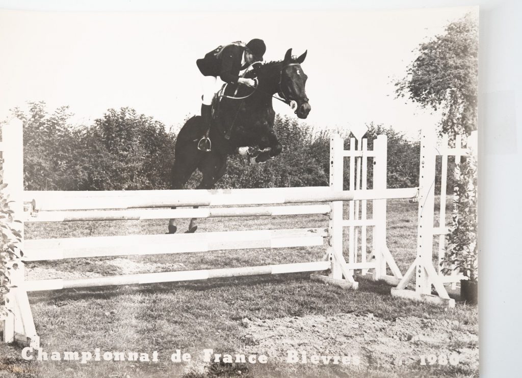 PHOTO Argentique	France	Equitation cheval saut d'obstacles	18X24cm	1970