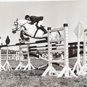 PHOTO Argentique	France	Equitation cheval saut d'obstacles	18X24cm	1970