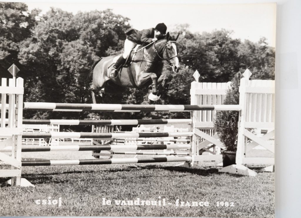 PHOTO Argentique	France	Equitation cheval saut d'obstacles	18X24cm	1970