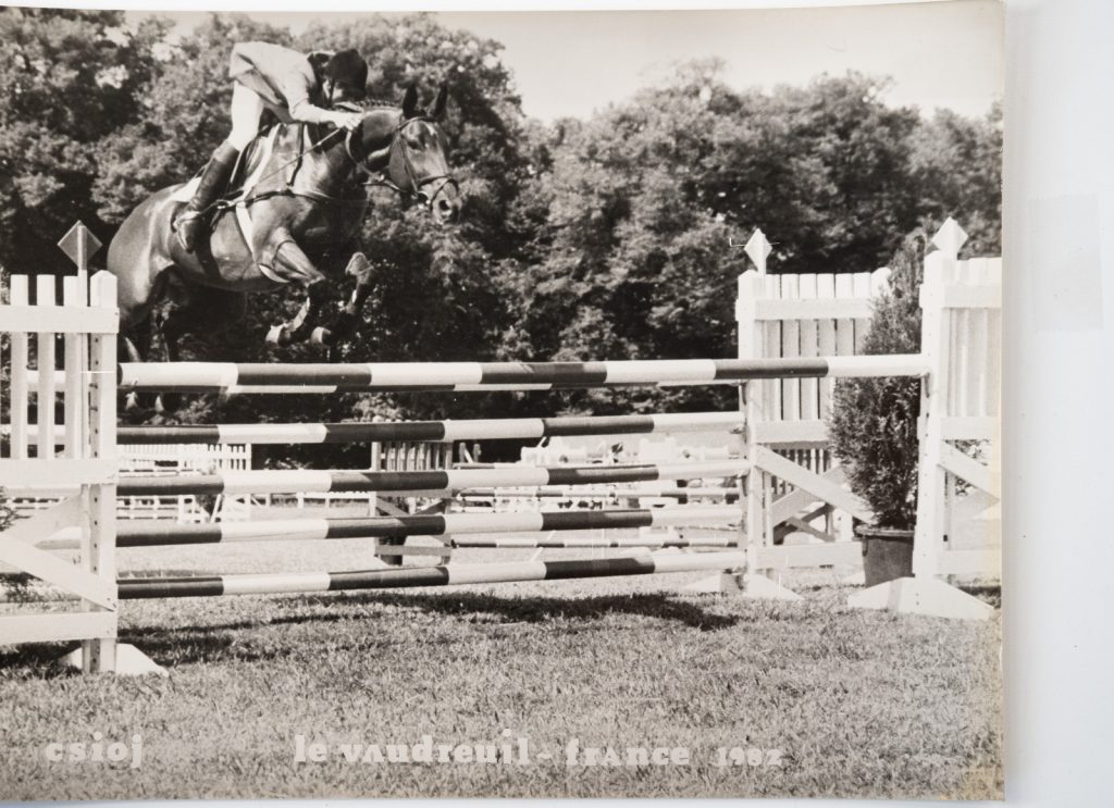 PHOTO Argentique	France	Equitation cheval saut d'obstacles	18X24cm	1970