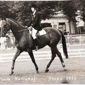 PHOTO Argentique	France	Equitation cheval saut d'obstacles	18X24cm	1970