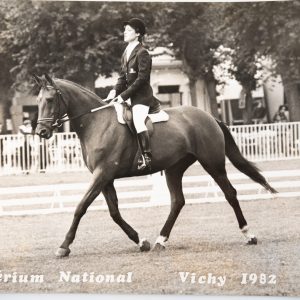 PHOTO Argentique	France	Equitation cheval saut d'obstacles	18X24cm	1970