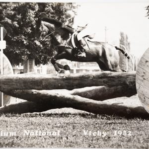 PHOTO Argentique	France	Equitation cheval saut d'obstacles	18X24cm	1970