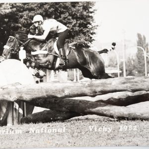 PHOTO Argentique	France	Equitation cheval saut d'obstacles	18X24cm	1970