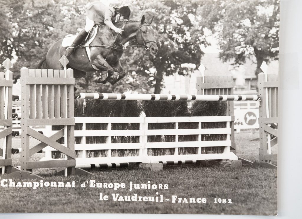 PHOTO Argentique France Equitation cheval saut d'obstacles 18X24cm 1970