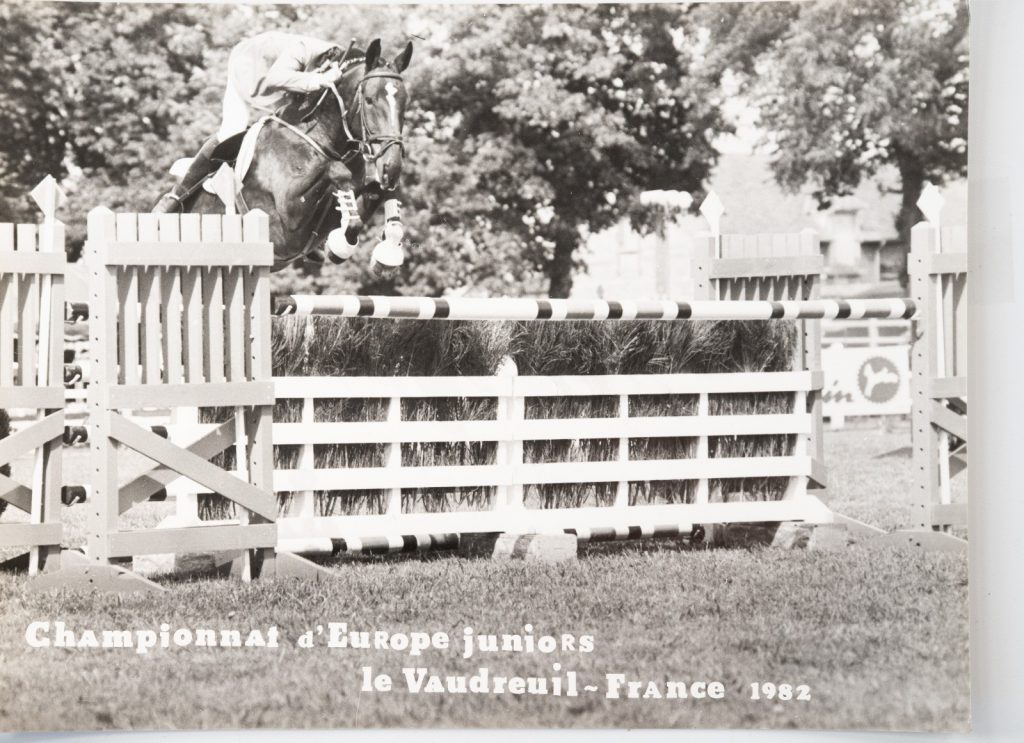 PHOTO Argentique France Equitation cheval saut d'obstacles 18X24cm 1970