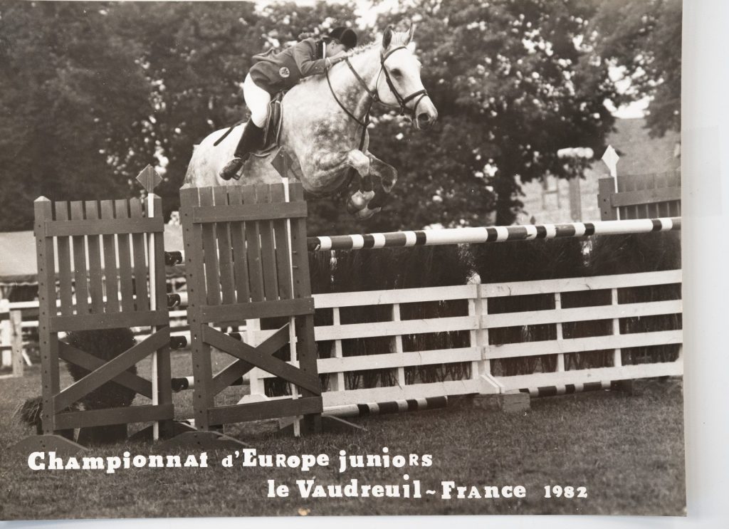 PHOTO Argentique France Equitation cheval saut d'obstacles 18X24cm 1970