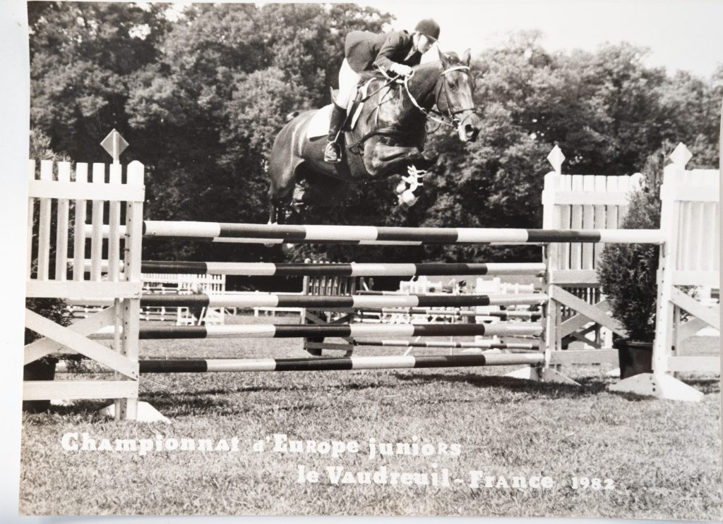 PHOTO Argentique	France	Equitation cheval saut d'obstacles	18X24cm	1970