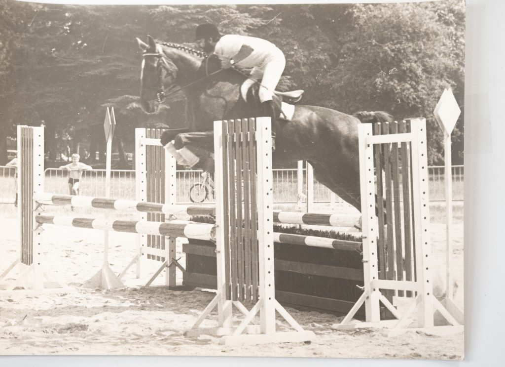 PHOTO Argentique France Equitation cheval saut d'obstacles 18X24cm 1950