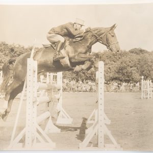 PHOTO Argentique	France	Equitation cheval saut d'obstacles	18X24cm	1950