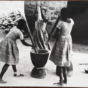PHOTO Argentique, RC femme Afrique 16X24cm 1960