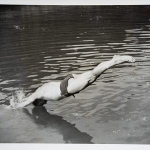 TIRAGE PHOTO Argentique	France	Homme nu plonge	13X18cm	1950