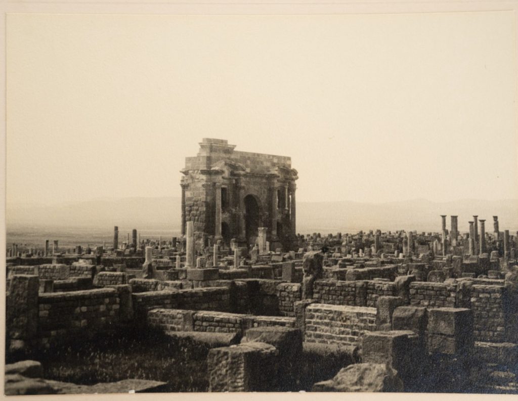 TIRAGE PHOTO	Argentique	Algérie	RUINE DE Timgad 	18X24cm	1910