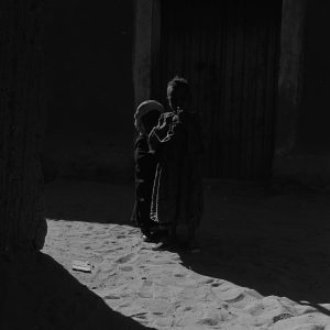 Photo sur papier  argentique BARYTE  Algerie enfant 1960 format 40x40cm