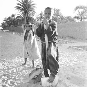 Tirage photo sur papier  argentique ENFANTS ALGERIE 1950 40x40cm