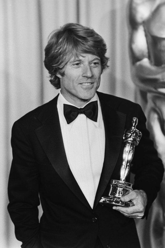 Tirage photo argentique Robert Redford avec un Oscar 20X30cm