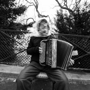 Tirage photo argentique Montmartre Accordéoniste Paris  20X30cm