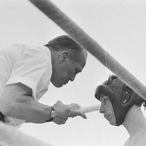 Tirage photo argentique jeune boxeur 20X30cm