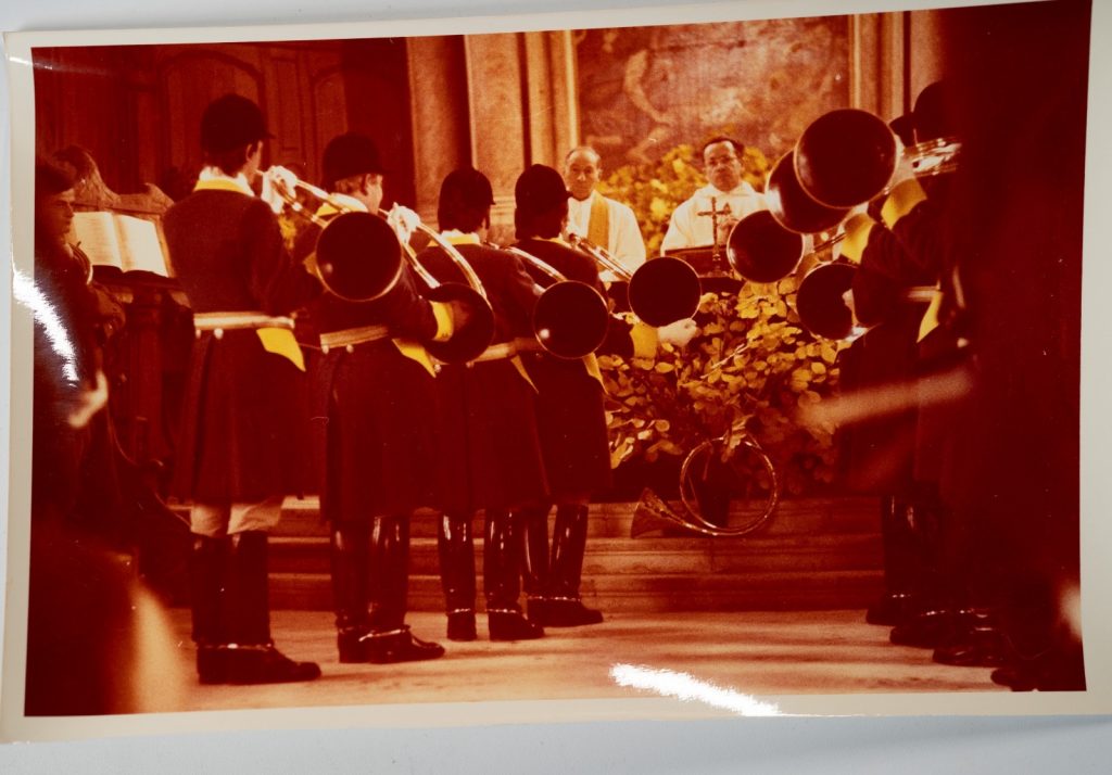 PHOTO Argentique France chasse à courre vénerie cheval COR MESSE 15x24cm 1970