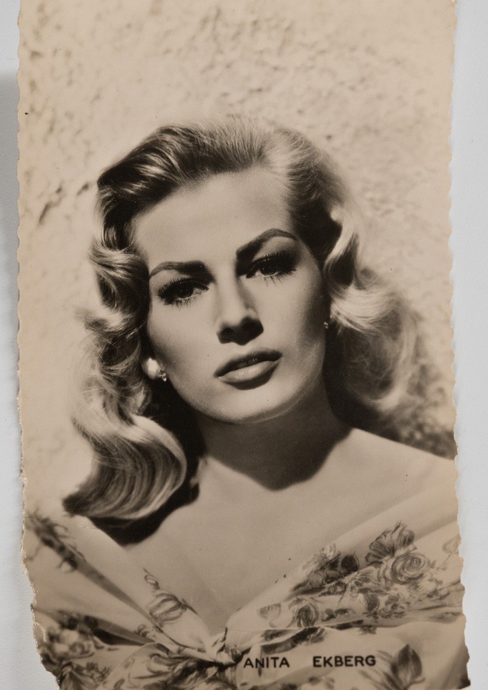 PHOTO Argentique CARTE POSTAL 9X14cm ANITA EKBERG 1960