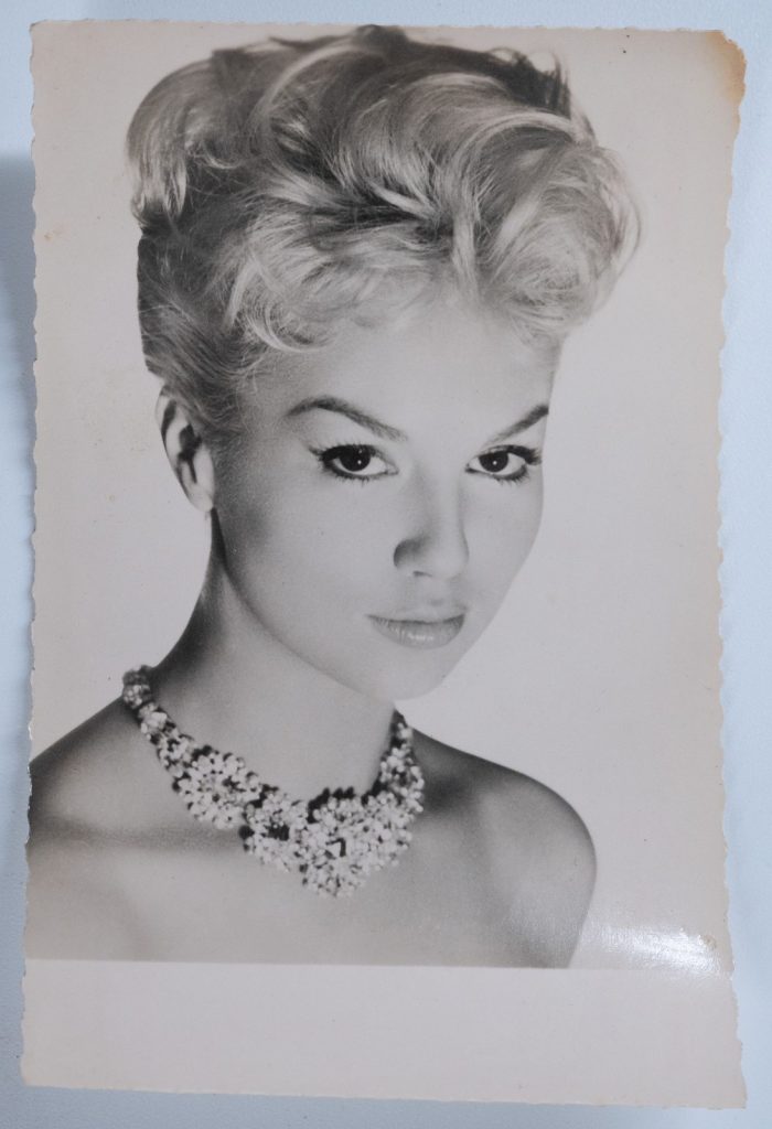 PHOTO Argentique  CARTE POSTAL  9X14cm MYLENE DEMONGEOT  1960