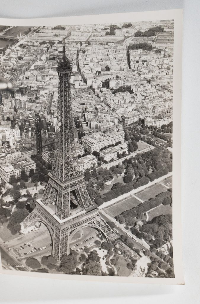 PHOTO Argentique Vue aérienne Tour Eiffel 9x12cm	1970	Roger Morin