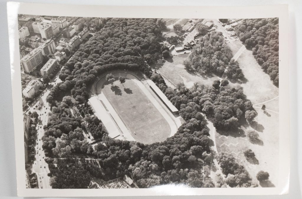 PHOTO Argentique Vue aérienne Paris Cipale velodrome 9x12cm	1970	Roger Morin