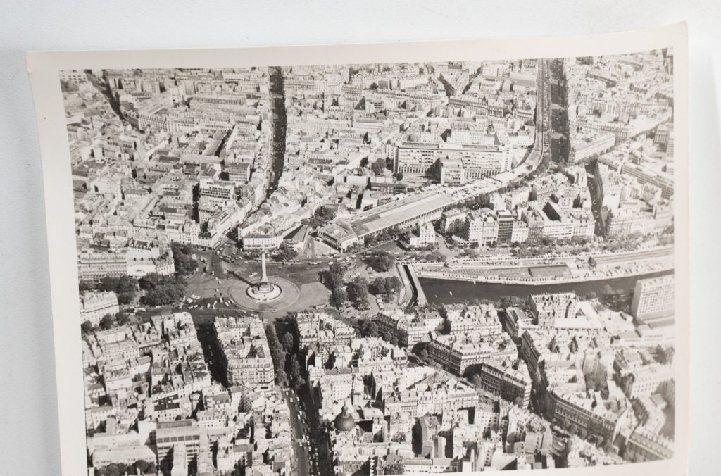 PHOTO Argentique Vue aérienne Paris LA BASTILLE 9x12cm	1970	Roger Morin