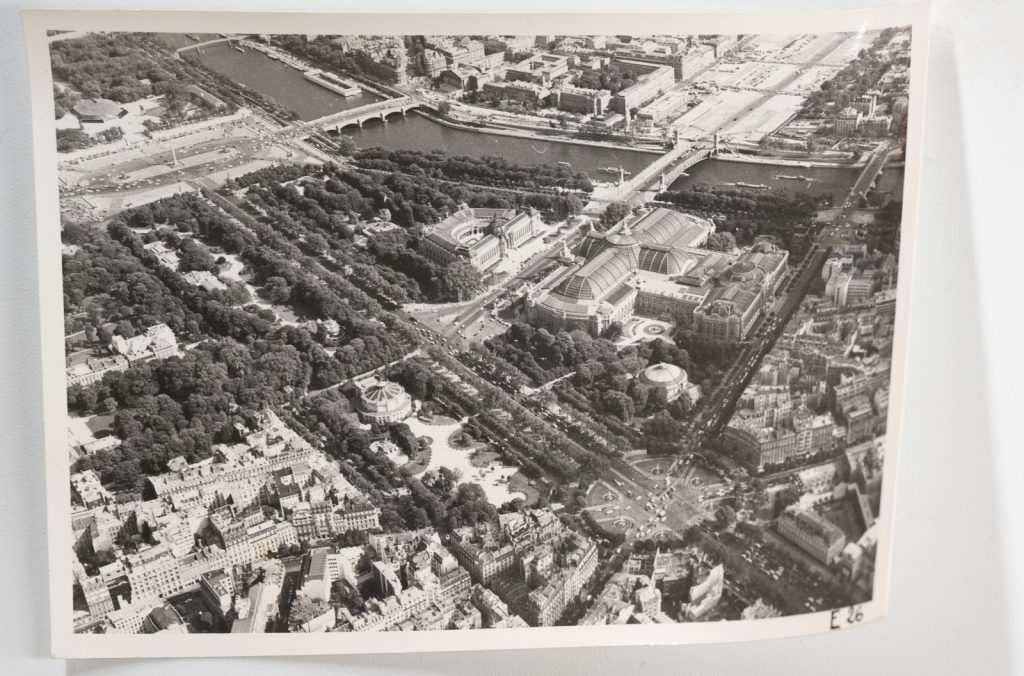 PHOTO Argentique Vue aérienne Paris CHAMPS ELYSEE 9x12cm	1970	Roger Morin