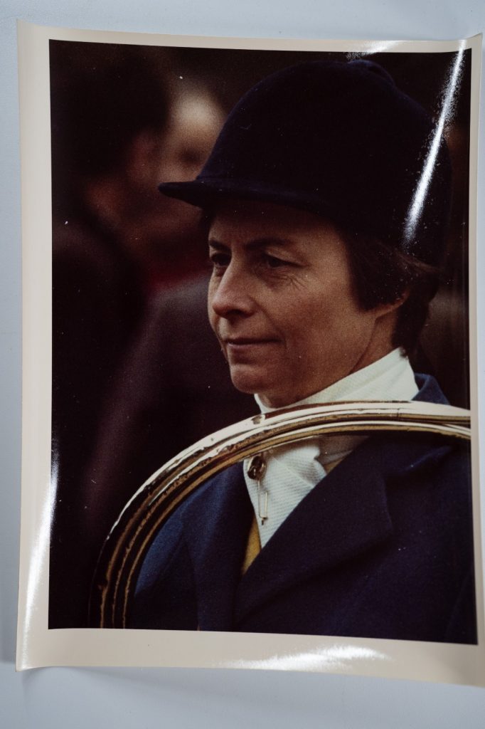 PHOTO Argentique	France	chasse à courre vénerie cheval portrait 18X24cm	1970