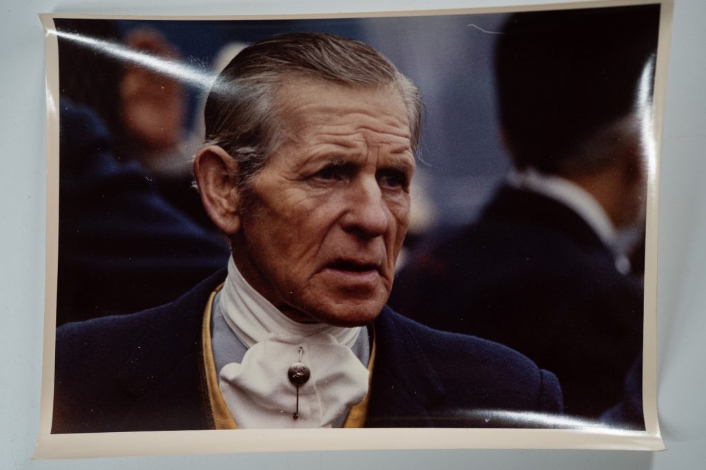 PHOTO Argentique	France	chasse à courre vénerie cheval portrait 18X24cm	1970