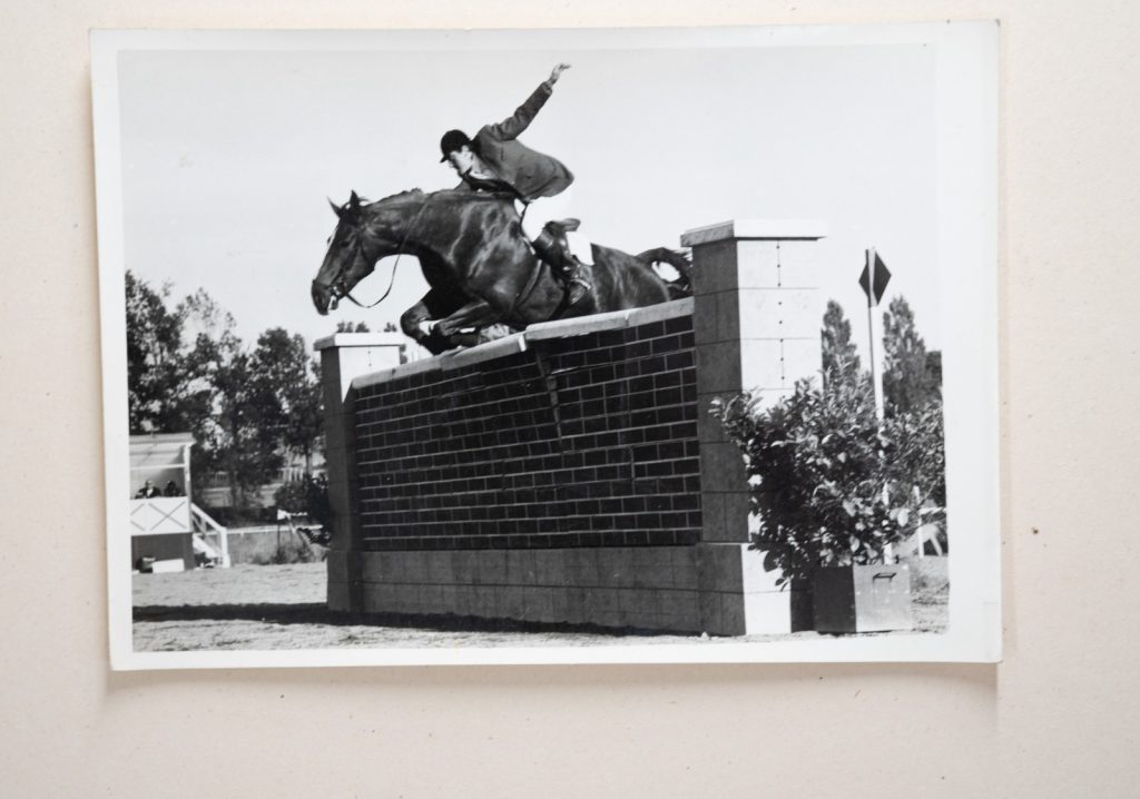 PHOTO Argentique France Equitation cheval saut d'obstacles 13X17cm 1970