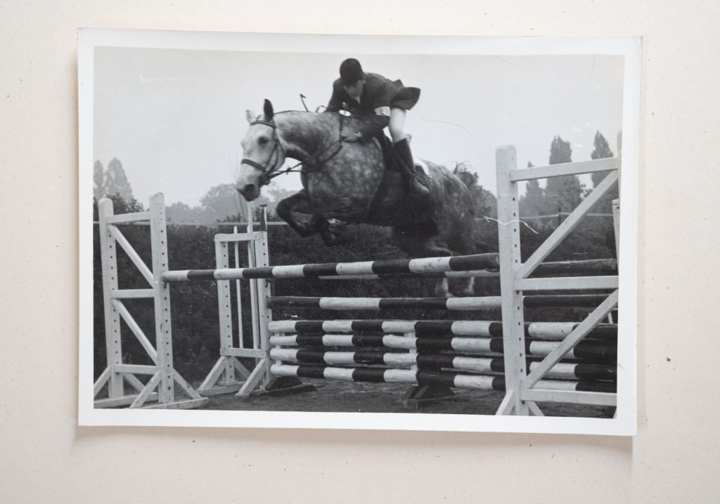 PHOTO Argentique France Equitation cheval saut d'obstacles 13X17cm 1970