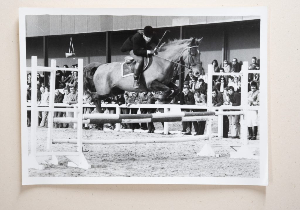 PHOTO Argentique France Equitation cheval saut d'obstacles 13X17cm 1970