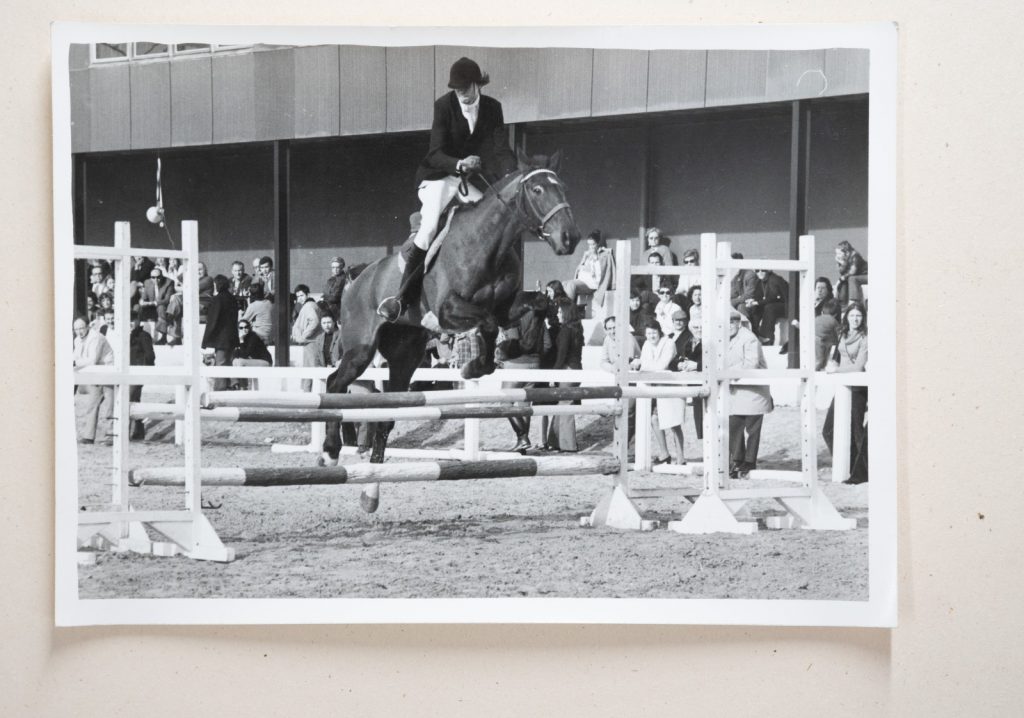 PHOTO Argentique France Equitation cheval saut d'obstacles 13X17cm 1970