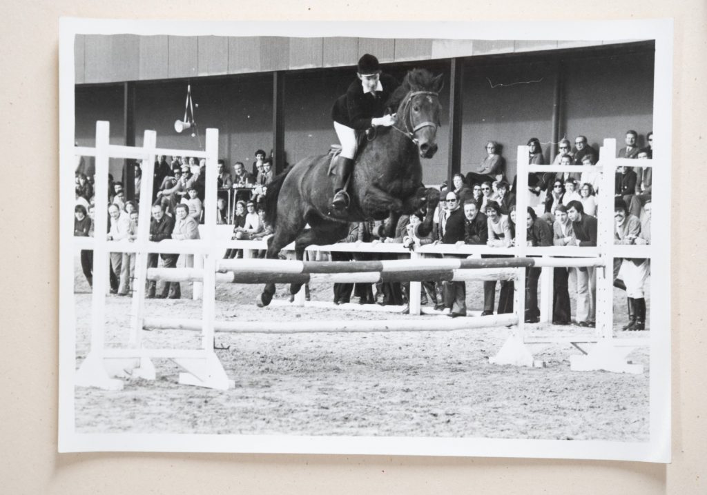 PHOTO Argentique France Equitation cheval saut d'obstacles 13X17cm 1970