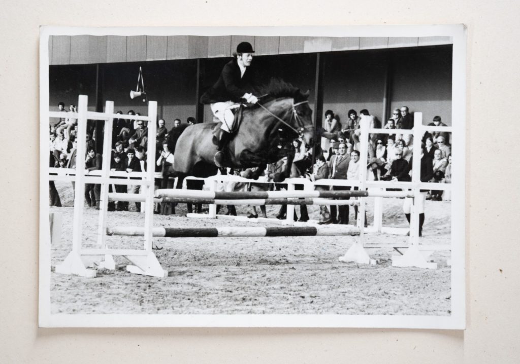 PHOTO Argentique France Equitation cheval saut d'obstacles 13X17cm 1970
