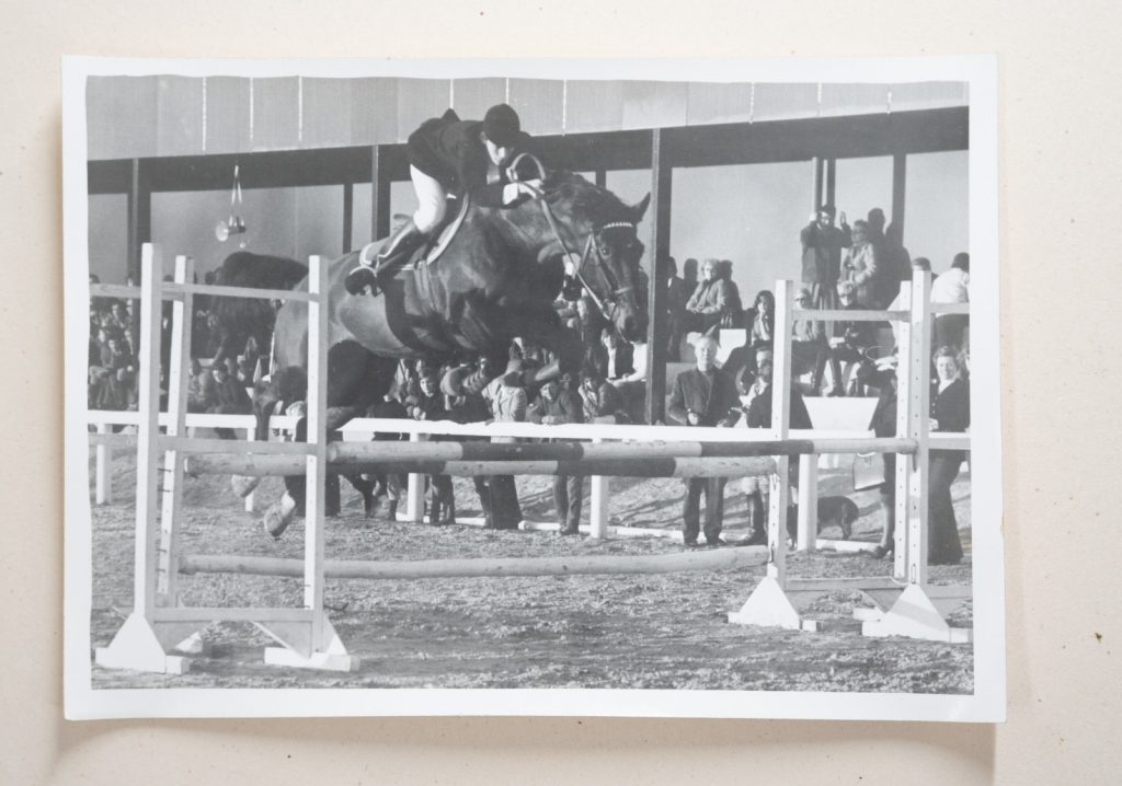 PHOTO Argentique France Equitation cheval saut d'obstacles 13X17cm 1970
