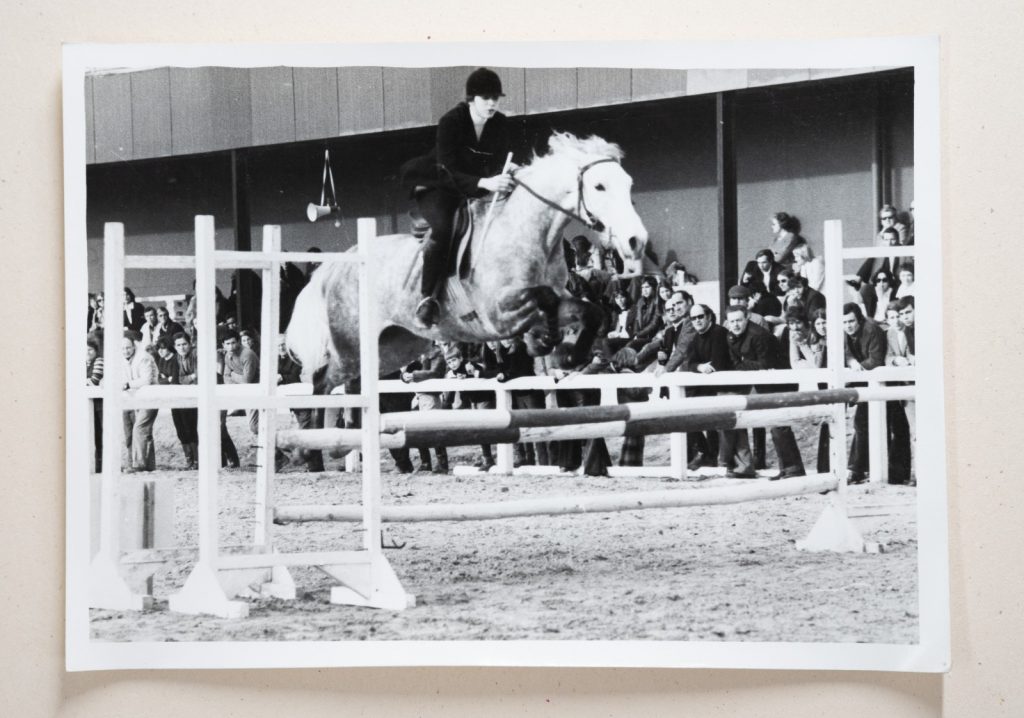 PHOTO Argentique	France	Equitation cheval saut d'obstacles	13X17cm	1970