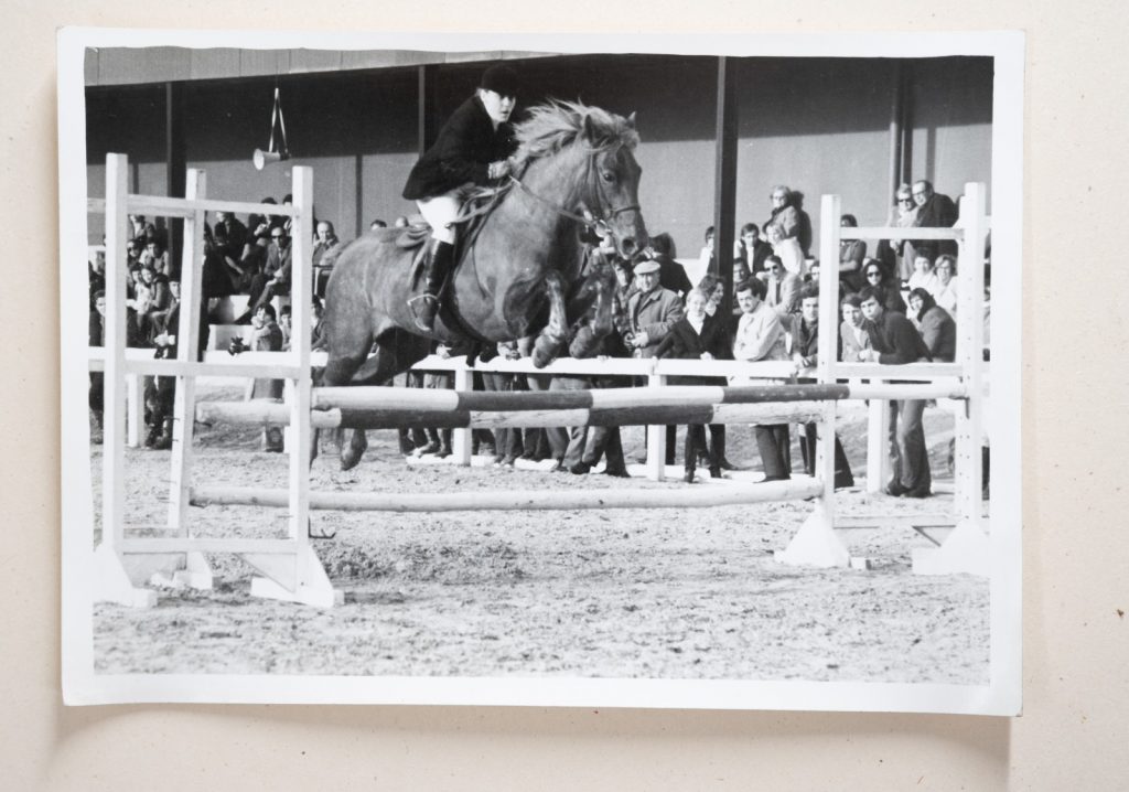 PHOTO Argentique	France	Equitation cheval saut d'obstacles	13X17cm	1970