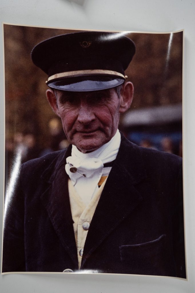 PHOTO Argentique	France	chasse à courre vénerie cheval portrait	18X24cm	1970