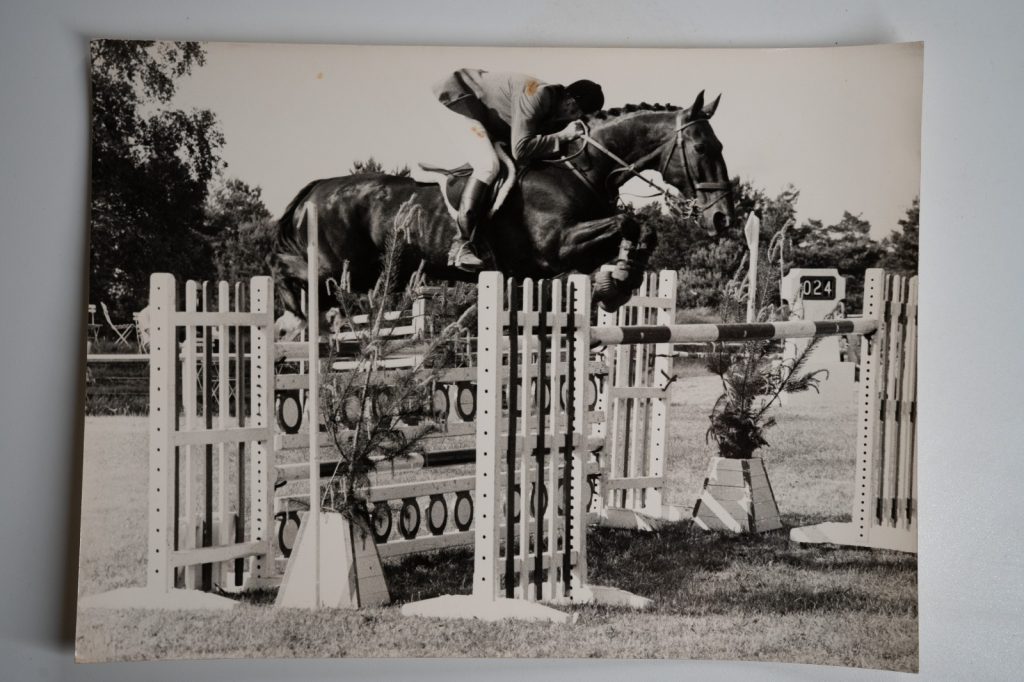 PHOTO Argentique France Equitation cheval saut d'obstacles 17X23 1970