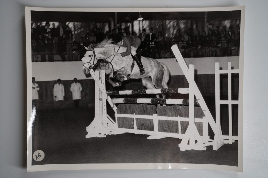 PHOTO Argentique France Equitation cheval saut d'obstacles 17X23 1970
