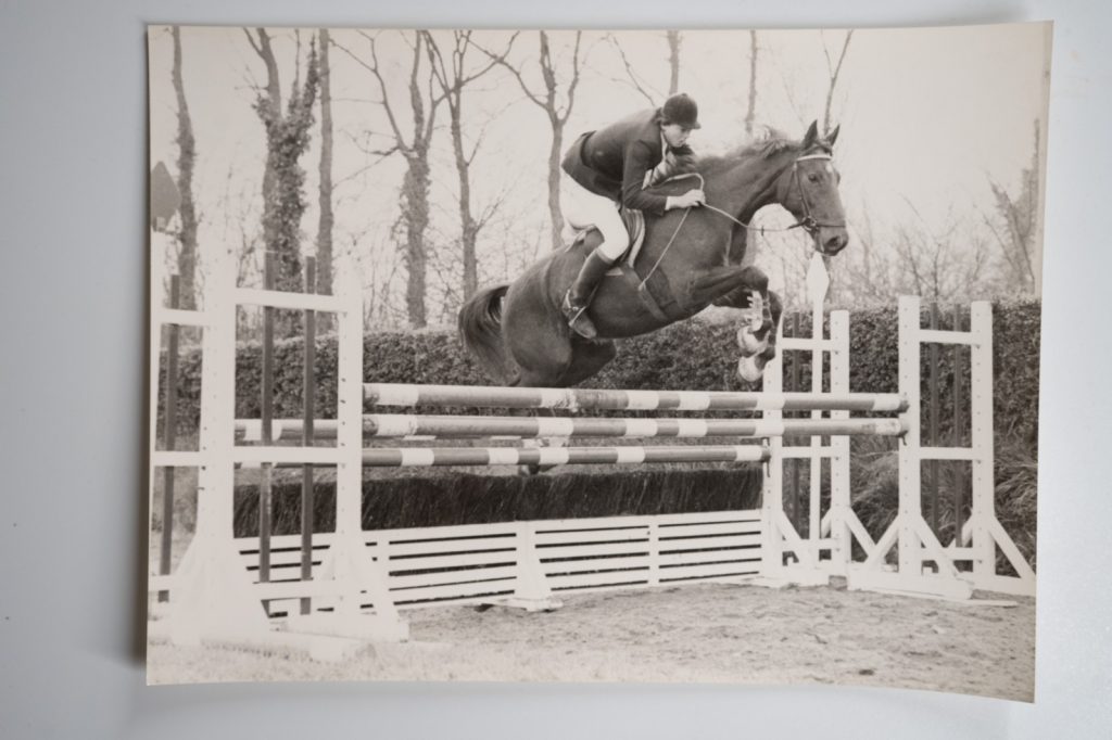 PHOTO Argentique	France	Equitation cheval saut d'obstacles	17X23	1970